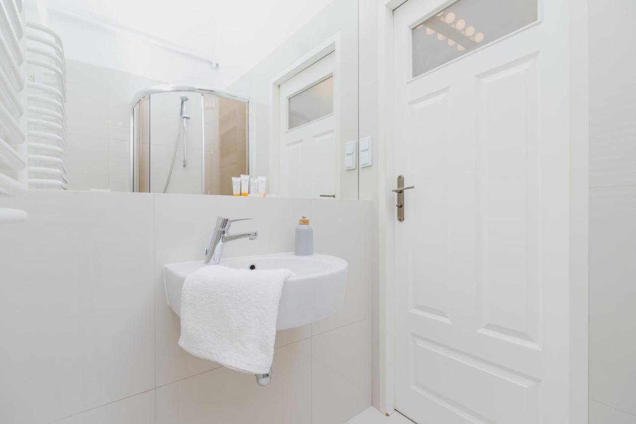 Apartment Pijarska Krakow By Noclegi Renters Eksteriør bilde