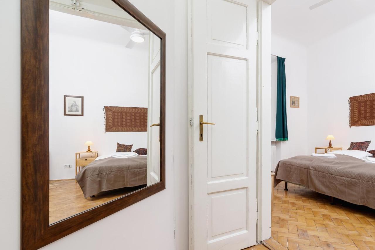 Apartment Pijarska Krakow By Noclegi Renters Eksteriør bilde