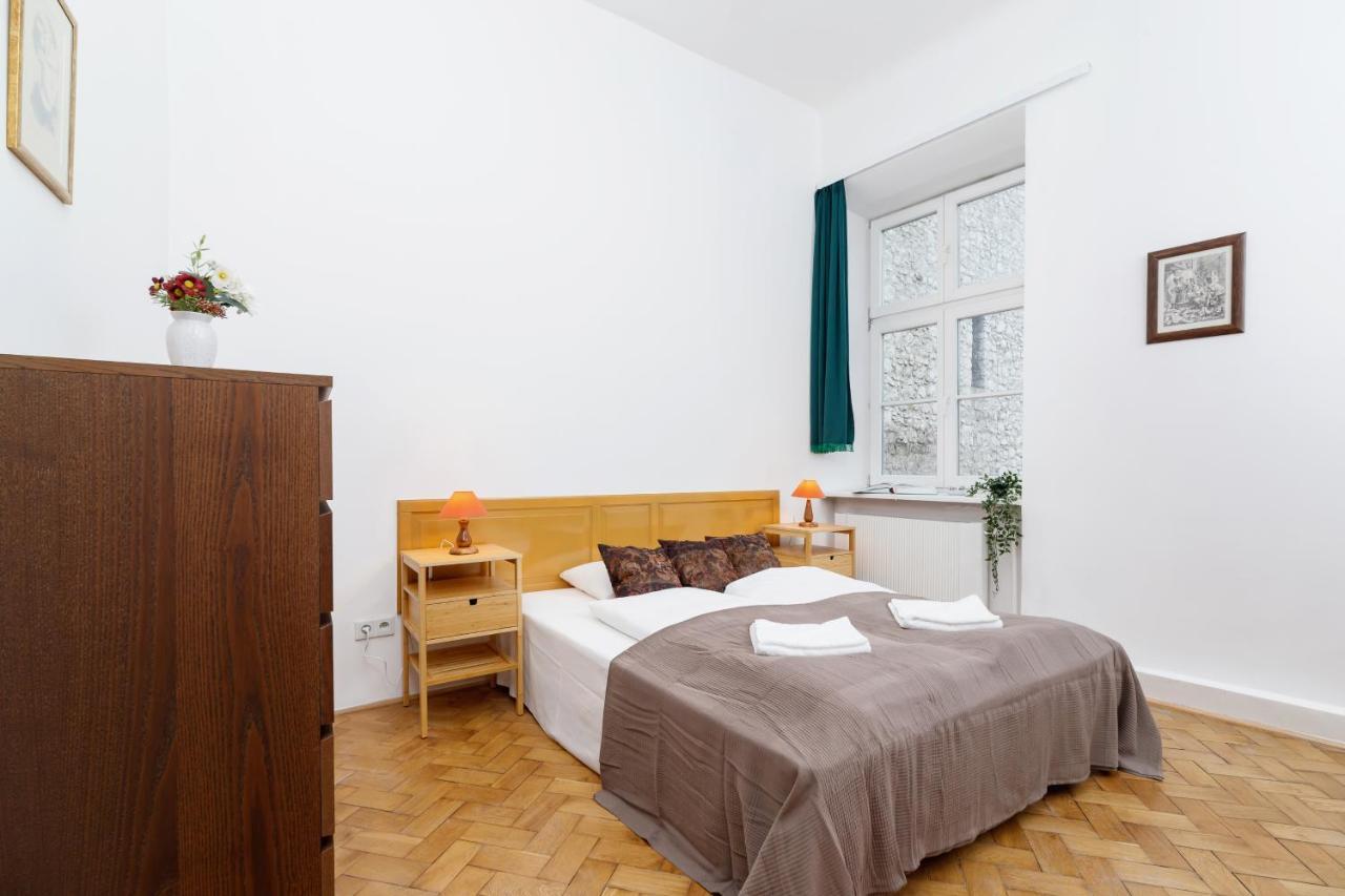 Apartment Pijarska Krakow By Noclegi Renters Eksteriør bilde